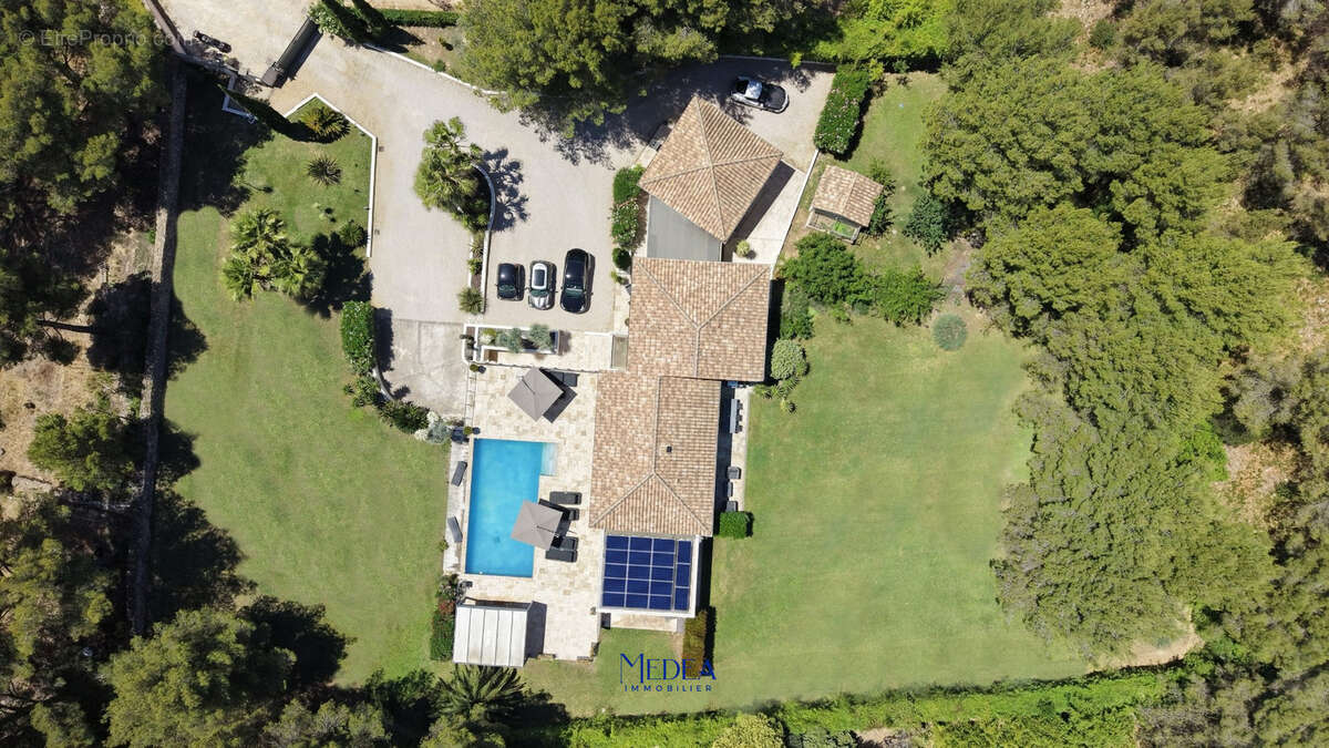 Maison 240 m² à La Ciotat  - photo 4