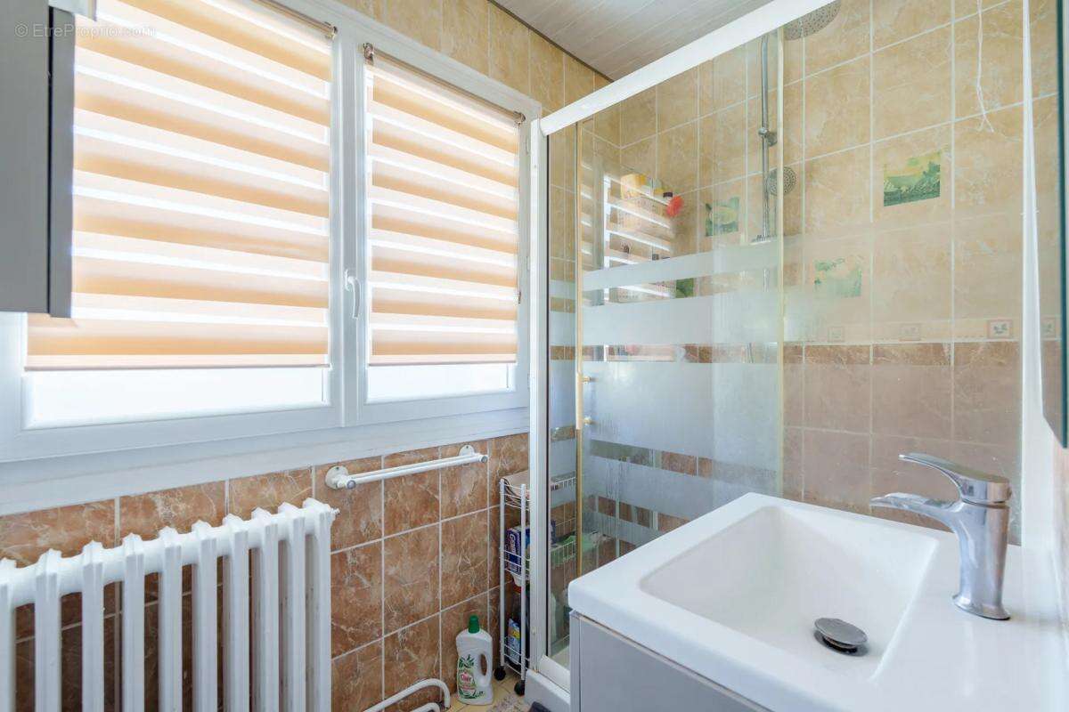 Maison à SAINTE-SAVINE