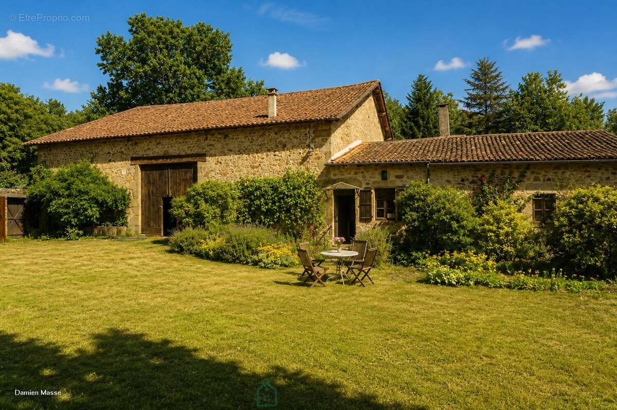 Ancienne maison forte du XIIIe siècle, au coeur du parc naturel régional du Périgord vert. - photo 8