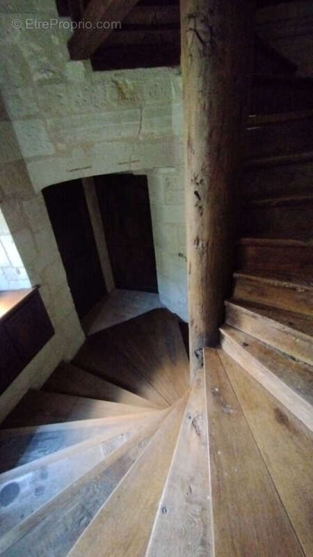 Propriété rare, destinée aux amoureux de belles demeures et de lieux de vie hors du commun ! - photo 14