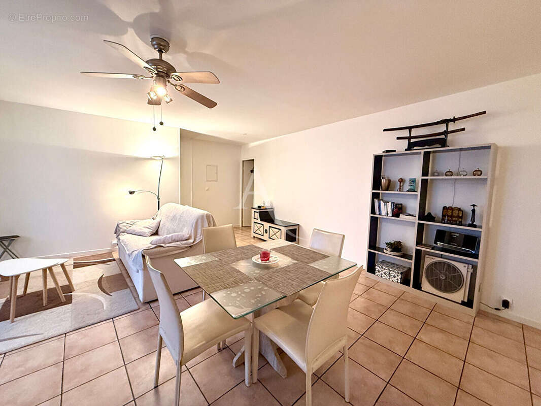 Appartement à MEZE