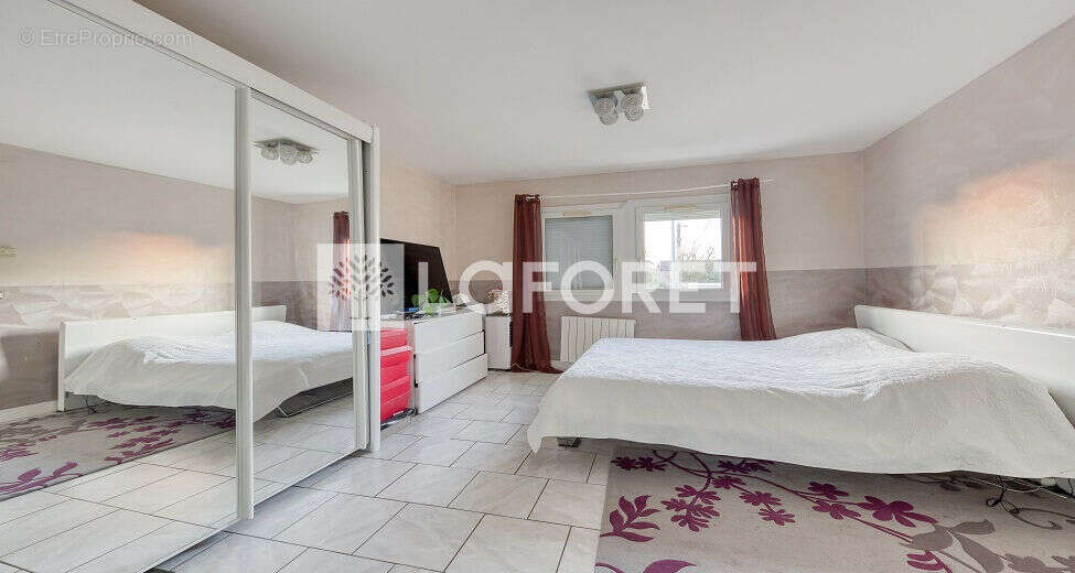 Maison à ROISSY-EN-BRIE