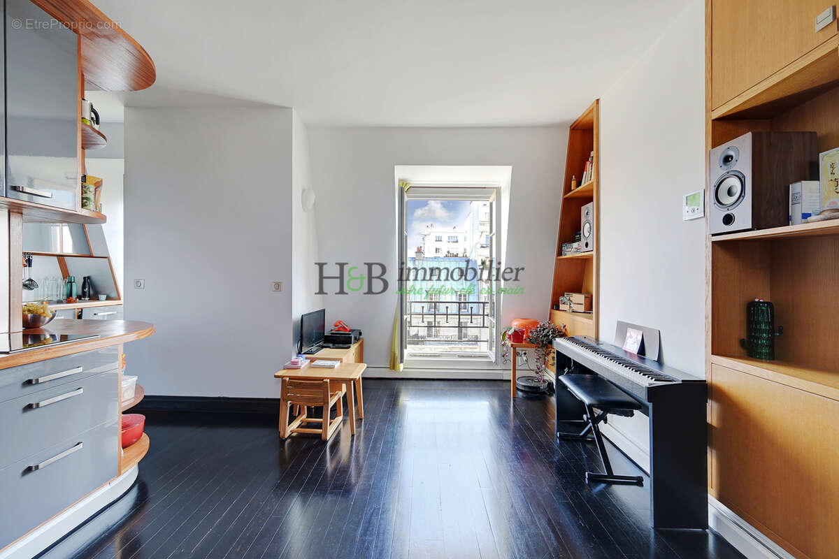 Appartement à PARIS-11E