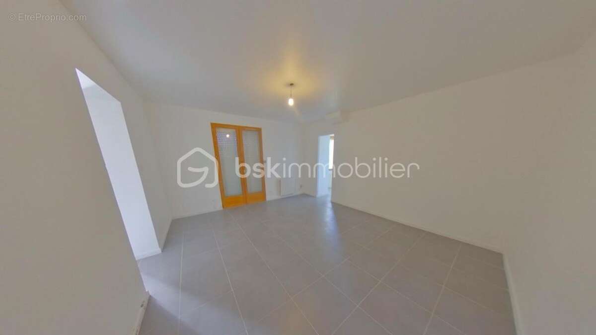 Longère de 92 m² sur 4065 m² de terrain - photo 4