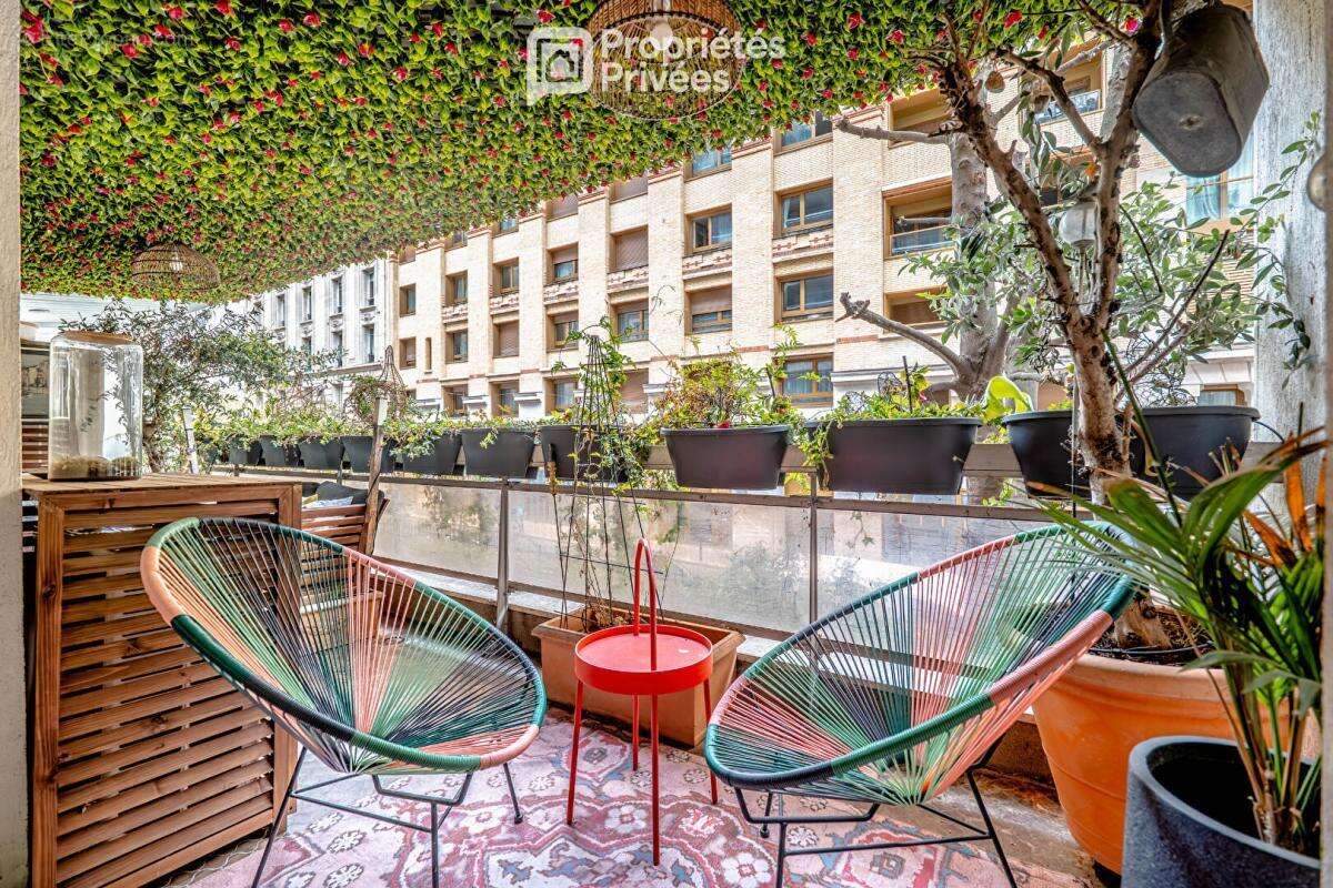 Appartement à PARIS-16E