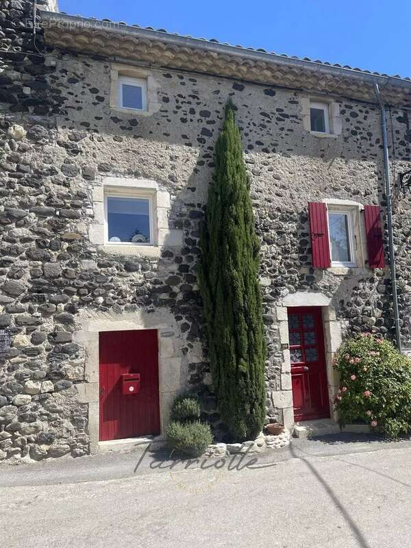 Maison à ALBA-LA-ROMAINE