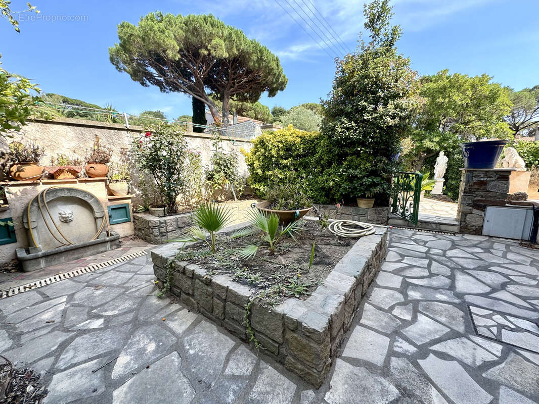 Maison à LES ISSAMBRES