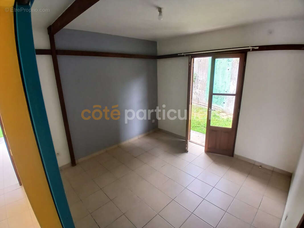 Maison T3+ A vendre sur LES ABYMES - photo 5