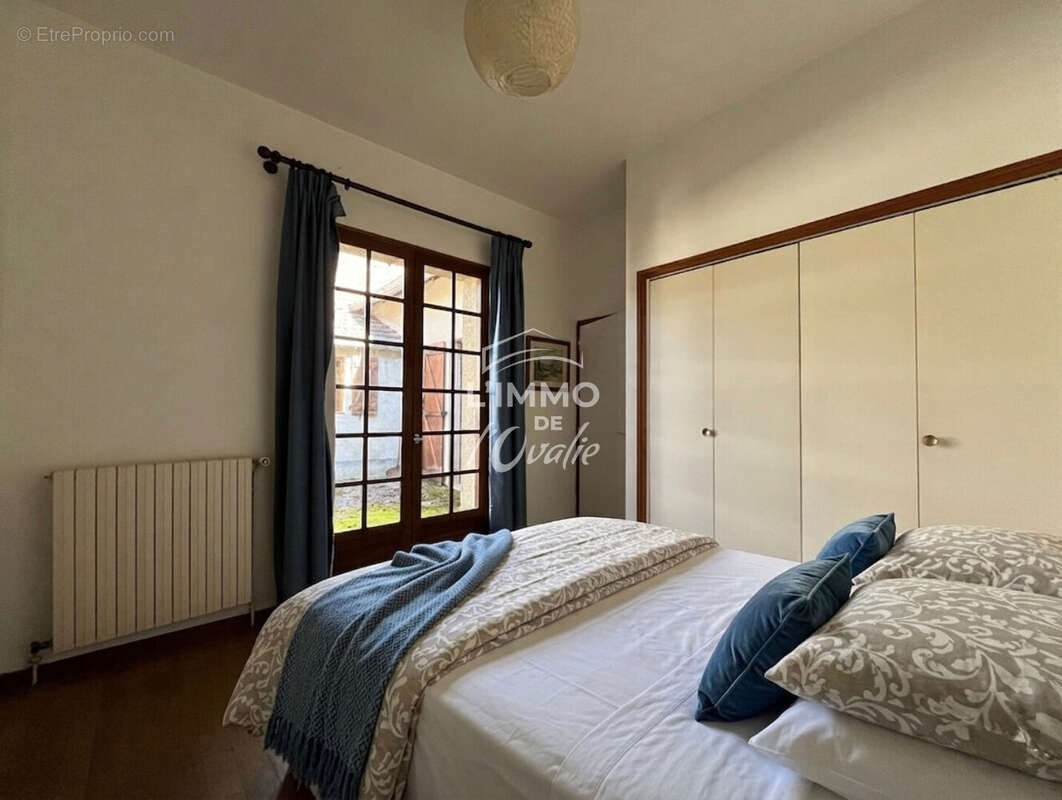 Maison à SAULIAC-SUR-CELE