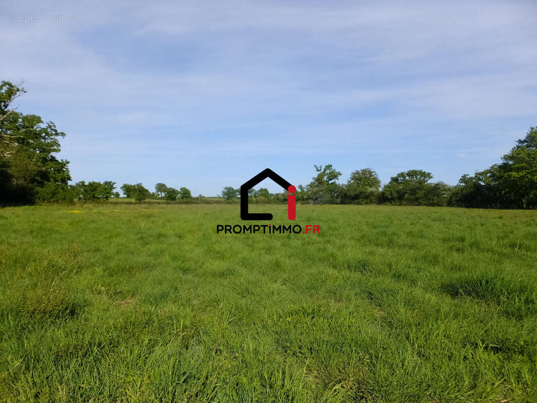 Maison à SAINT-BONNET-TRONCAIS