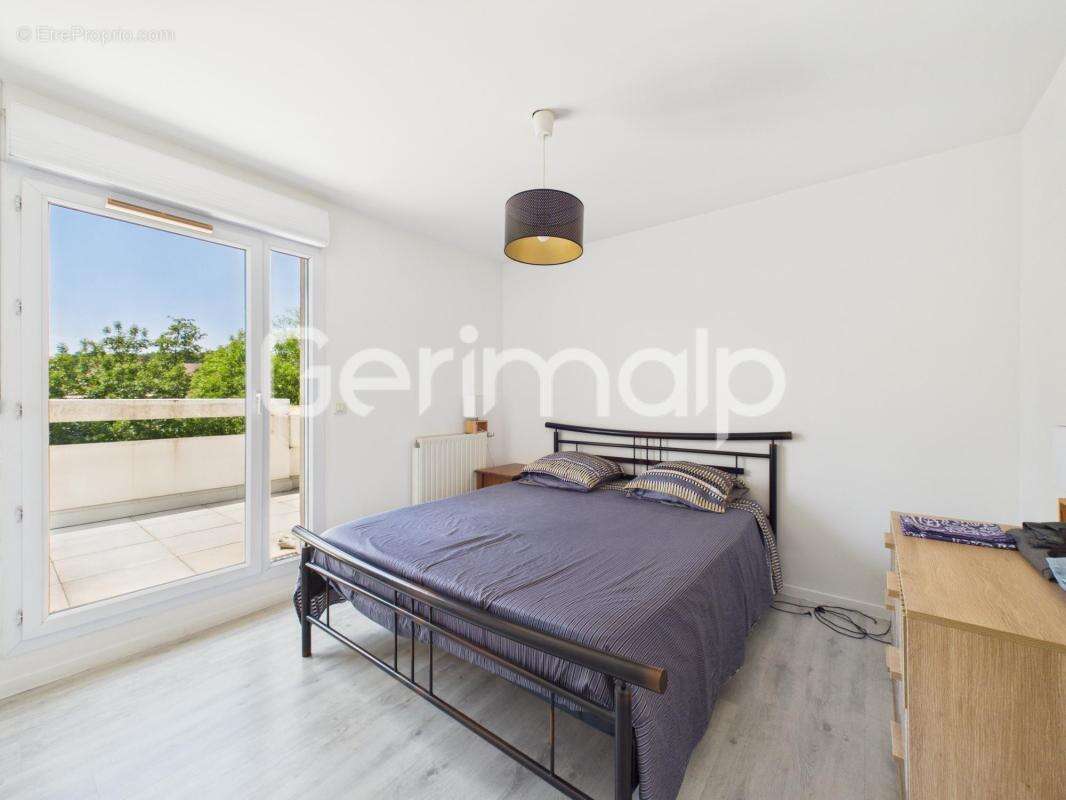 Vente - Appartement - 3 pièces + cuisine - 69,40 m² - 430 000 € - photo 4