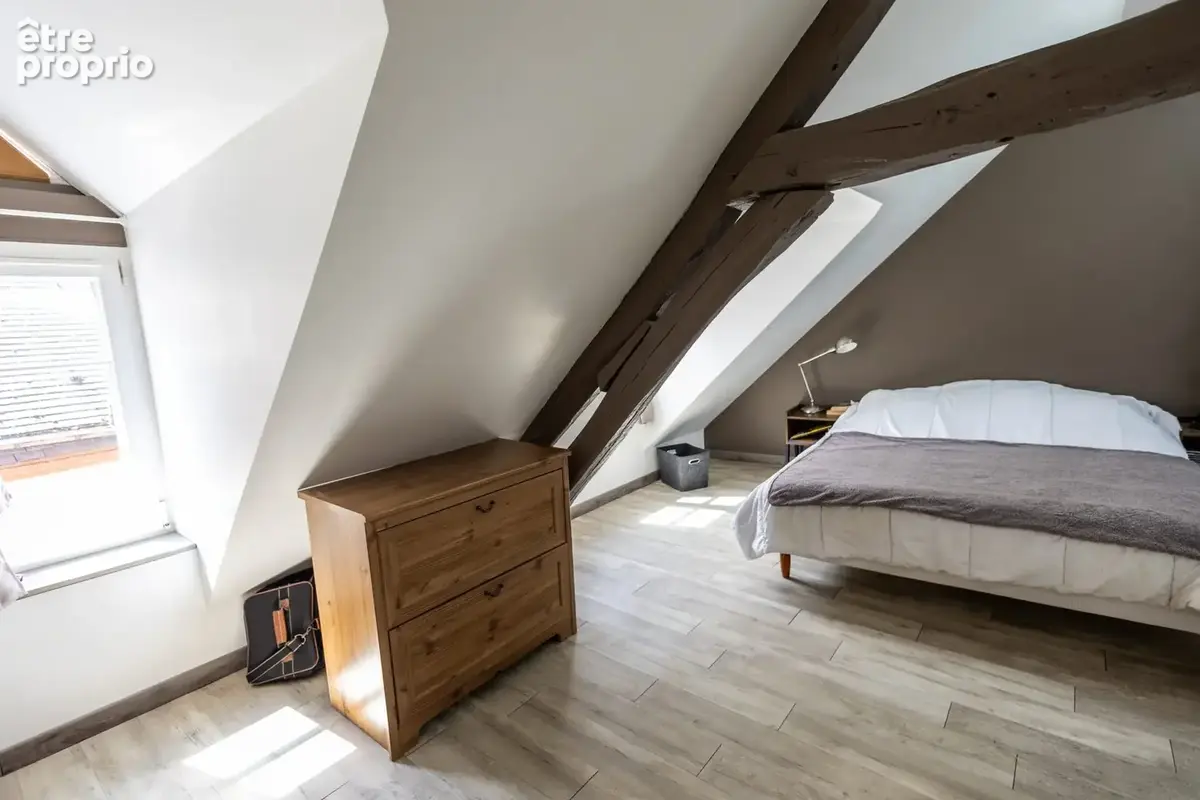 Maison 195 m² à Saint-Denis-De-L'hotel  - photo 9