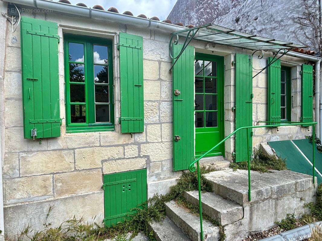Maison de ville avec studio indépendant et jardin - photo 2