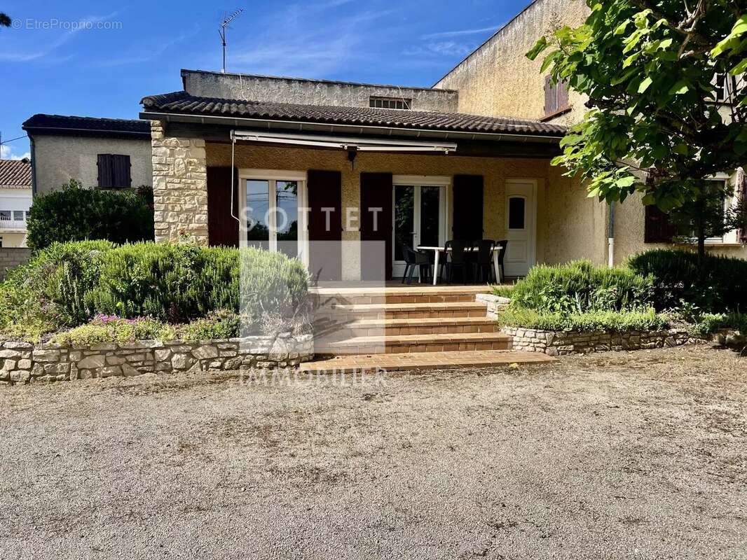 Maison à LAPALUD