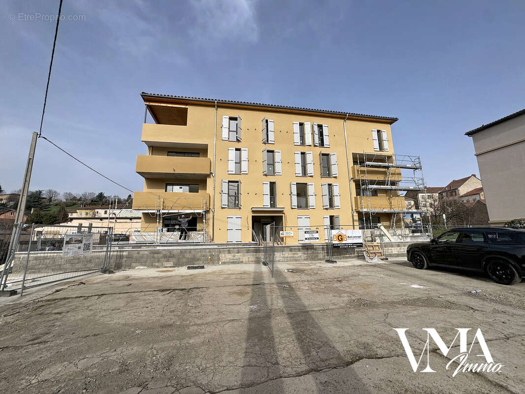 Appartement à L'ARBRESLE