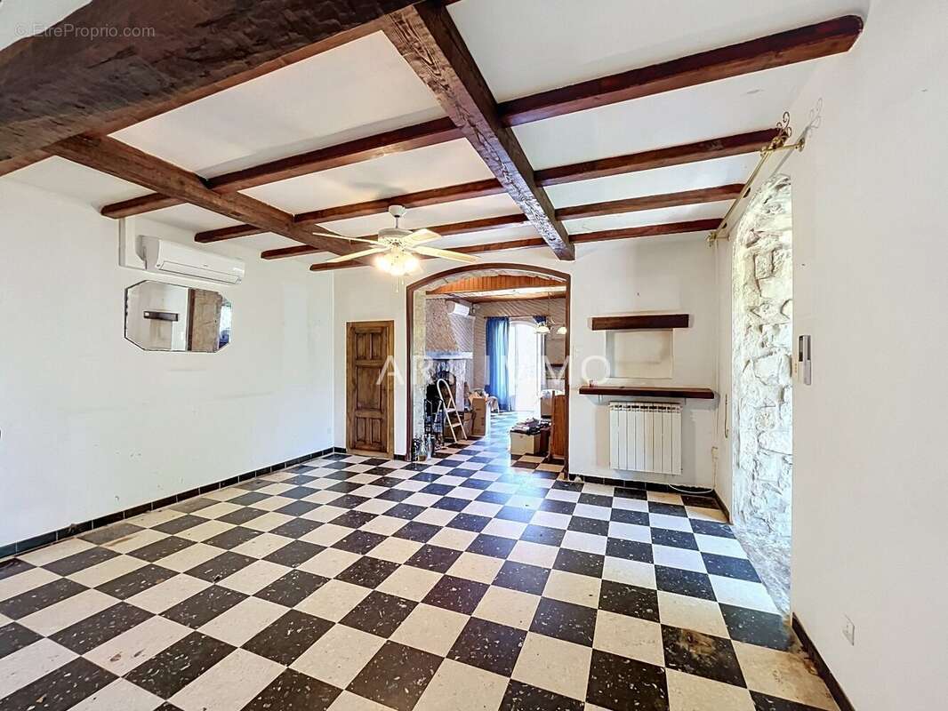 Maison de plain pied a rafraichir en zone uc - photo 10
