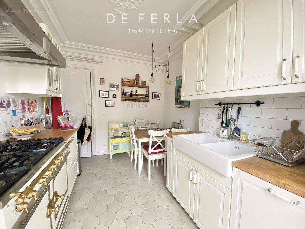 Appartement à PARIS-14E