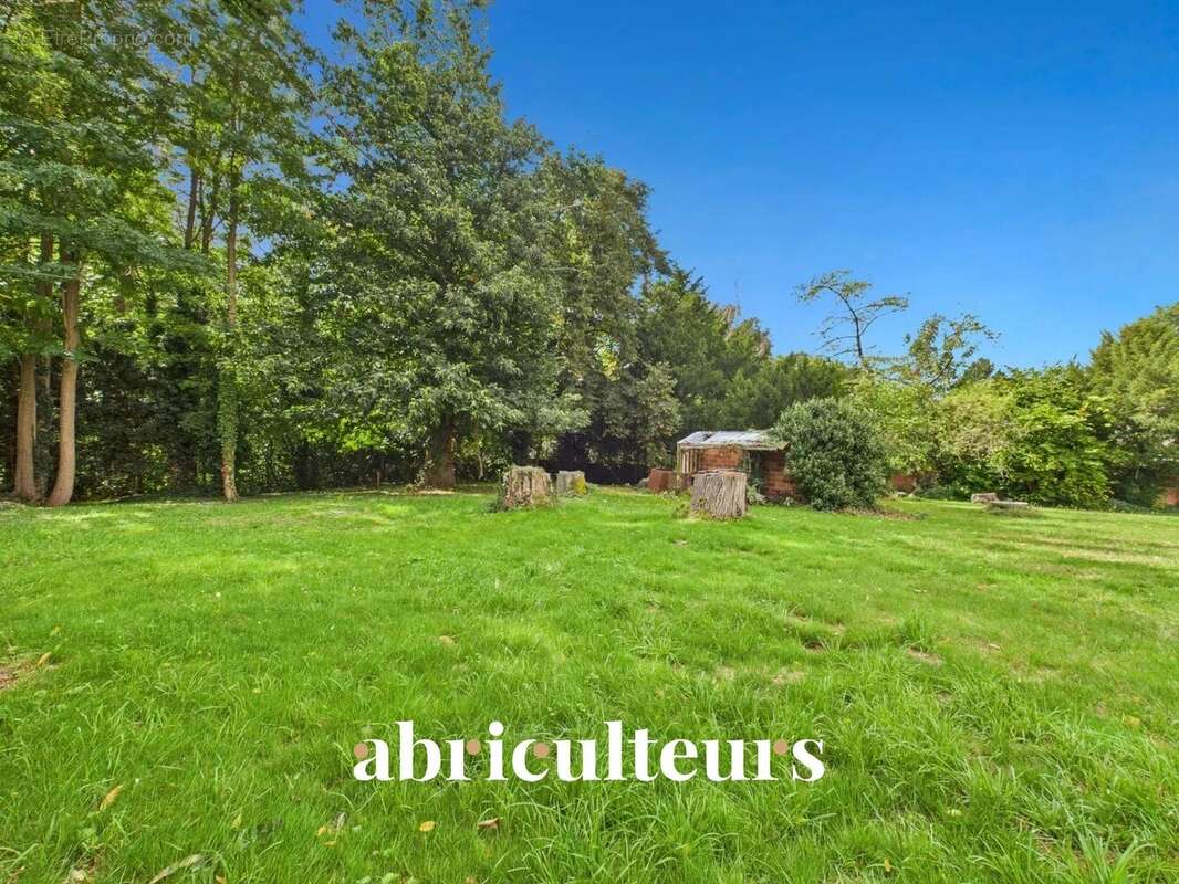 Terrain à MONTMORENCY