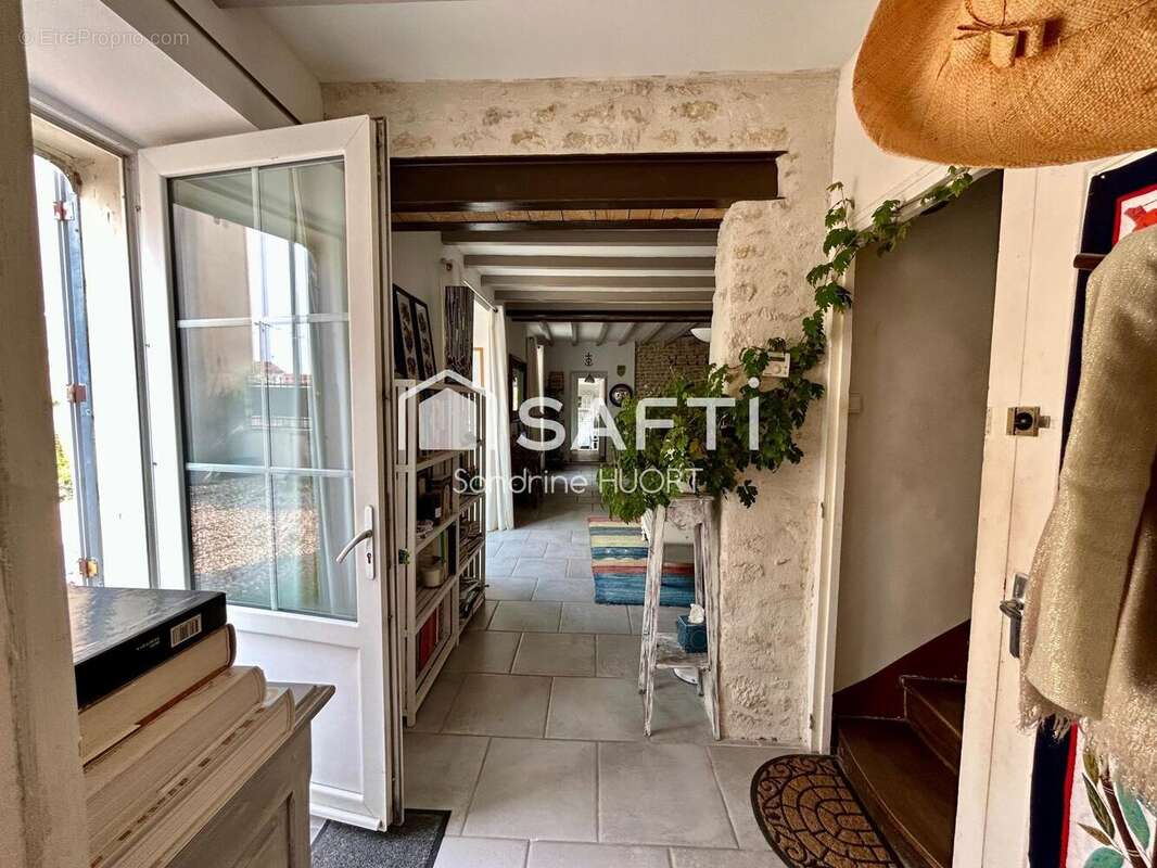 Maison 115 m² à Coulonges-Sur-L'autize  - photo 3