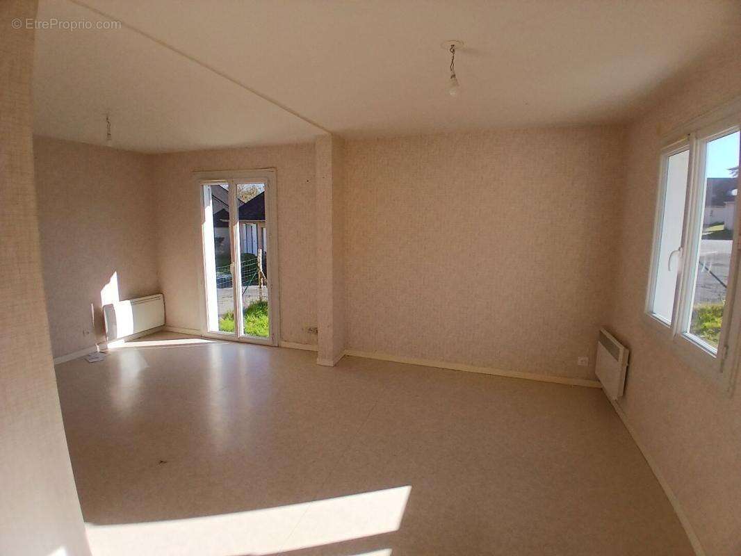 Maison à COURDEMANCHE