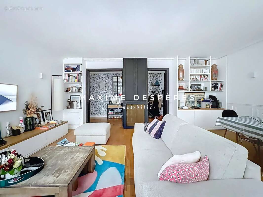 Appartement à PARIS-16E