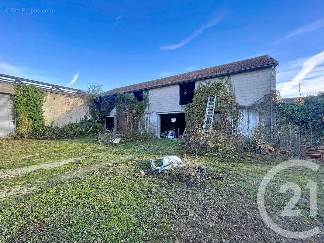 Maison à LES GRANDES-LOGES