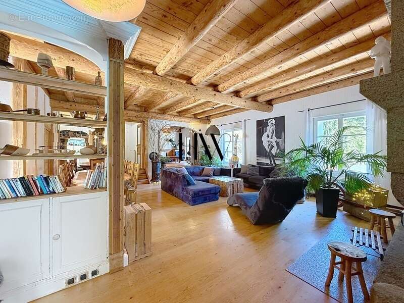 Maison à VETRAZ-MONTHOUX