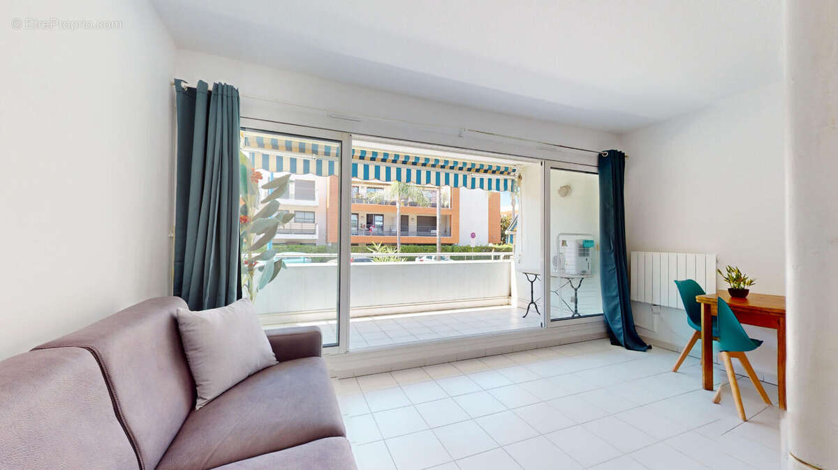 Appartement à VILLENEUVE-LOUBET