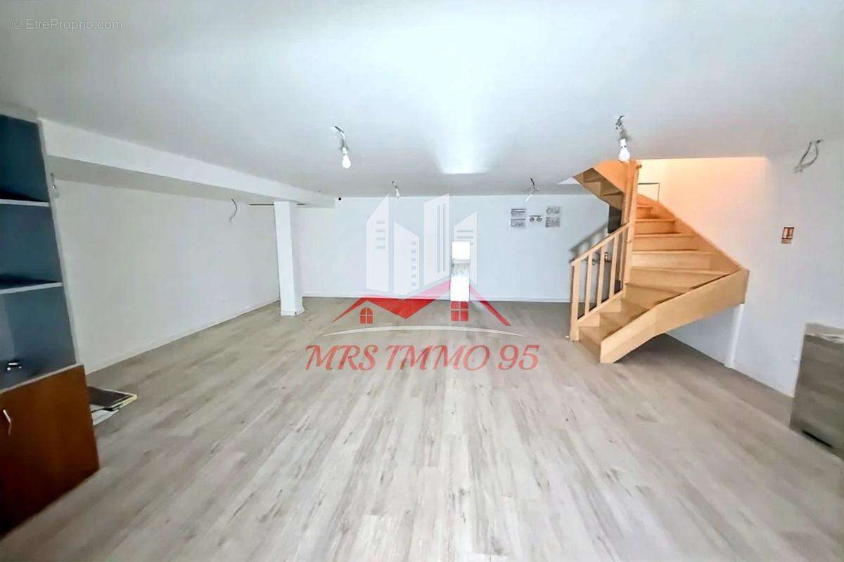 Commerce à LUZARCHES