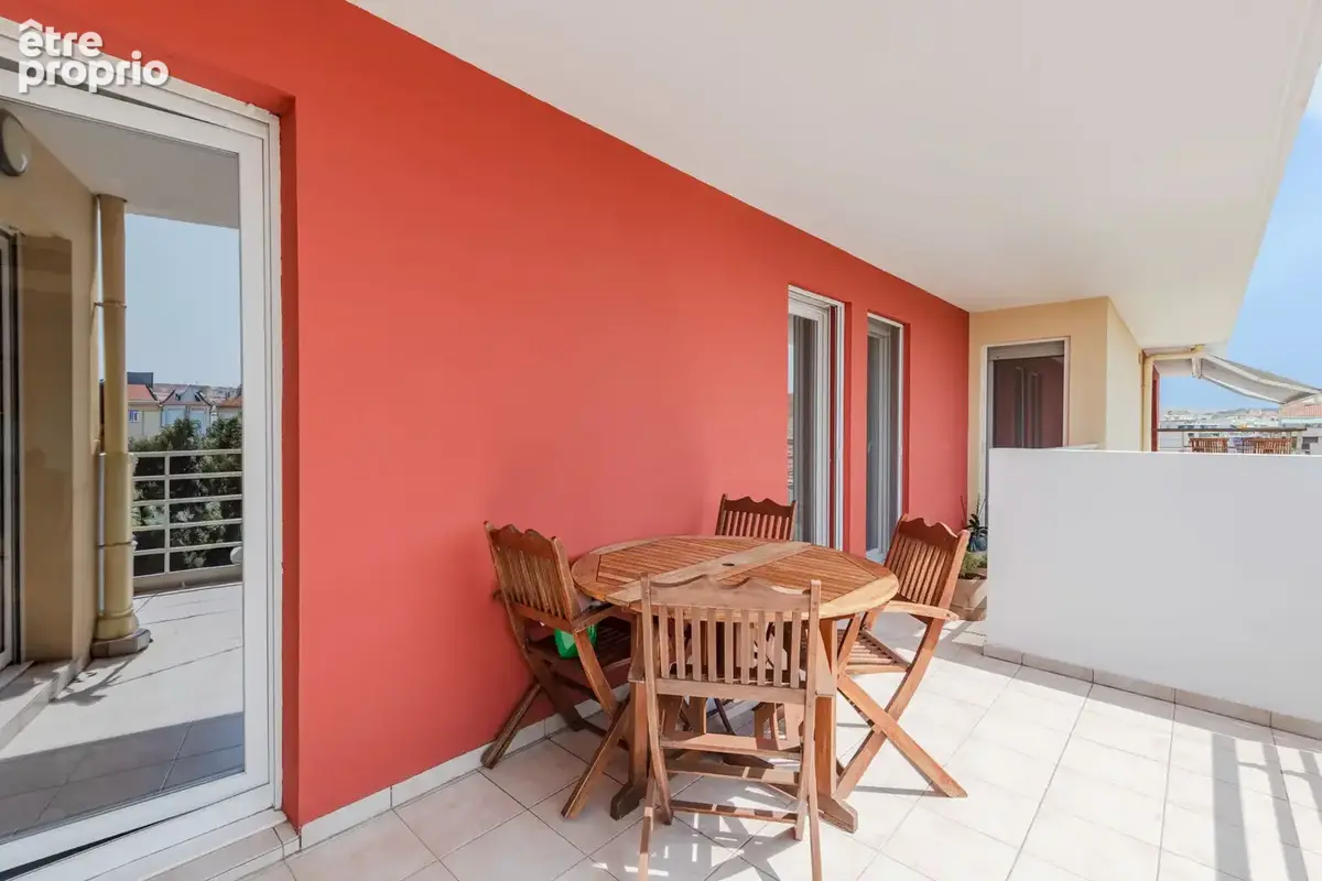 Saint raphael appartement derniere etage centre ville terrasse et garage au calme - photo 18