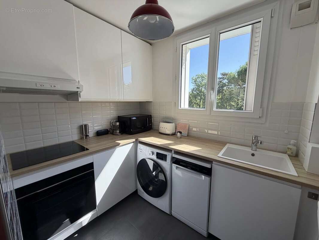 Bougival — Appartement T3/T4 - Refait à neuf -  Résidence avec PISCINE -DPE : C / C - photo 4