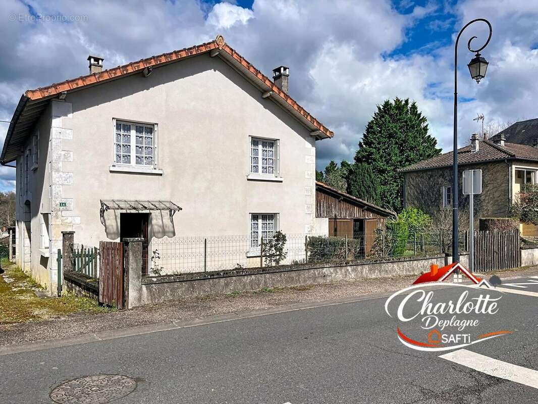 Maison 143 m² à Saint-Pardoux-La-Riviere  - photo 2
