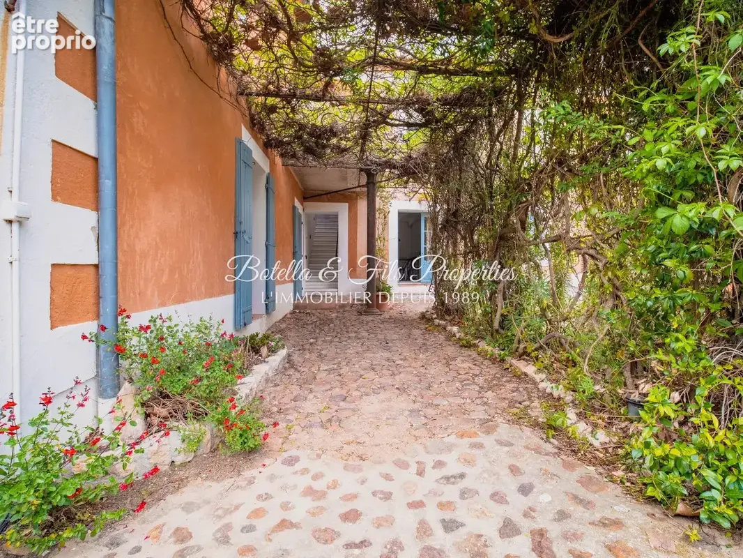 Maison 32 pièces 1 600 m² à vendre à Uzes (30700) - photo 11