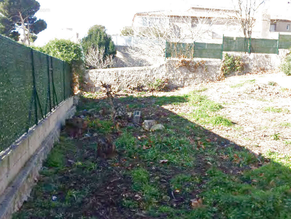 Terrain à MARSEILLE-4E