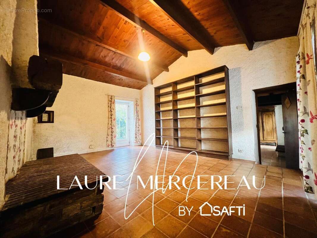 Photo 3 - Maison à SAINT-ETIENNE-DU-BOIS