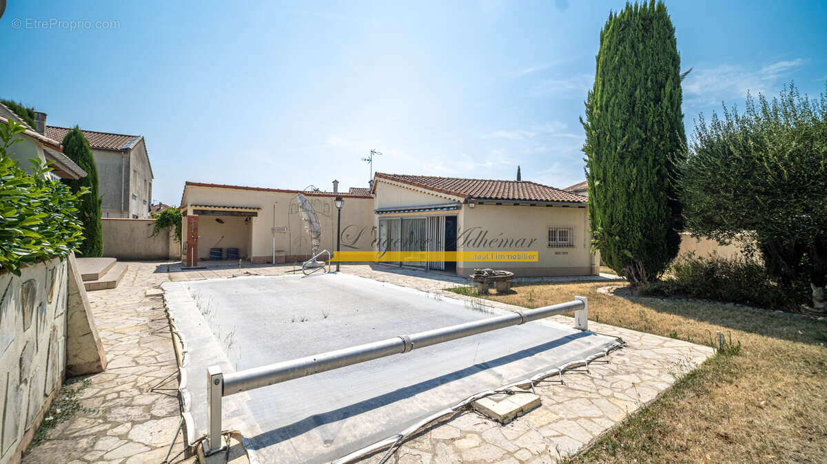 Villa familiale de 164 m2 avec piscine, pool-house et double garage sur 1 014 m2 de terrain - photo 13