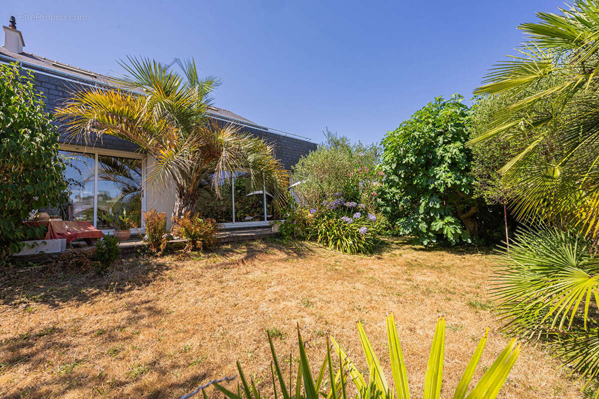 BOUVARDIERE - Maison familiale de 202m² avec jardin et garage - photo 12