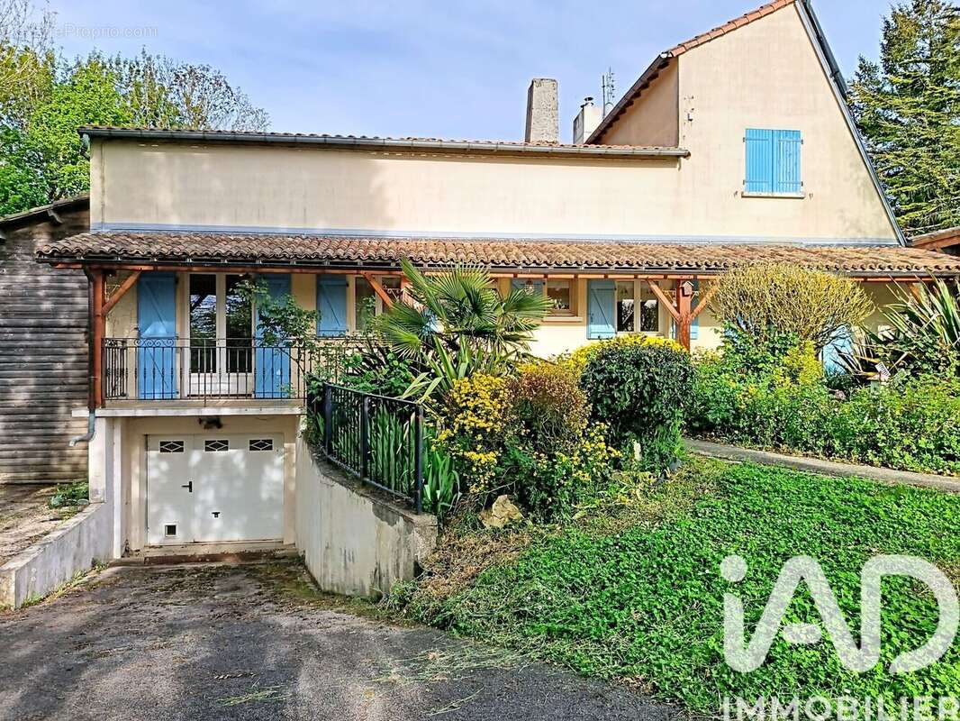 Maison 240 m² à Bougon  - photo 2
