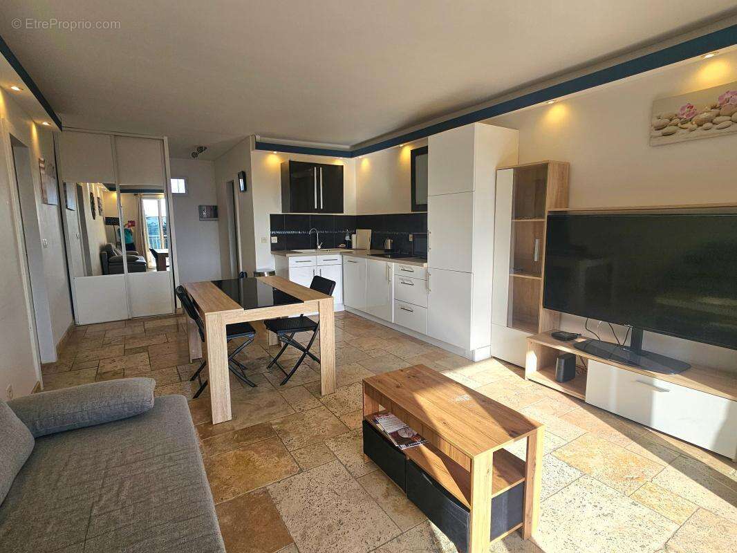 Appartement à SIX-FOURS-LES-PLAGES
