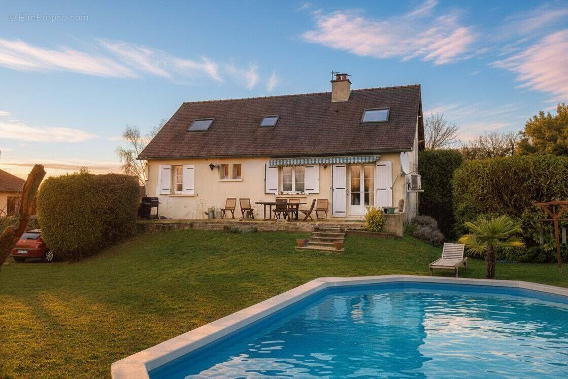 Maison 6 pièces 100 m² · à Saint-Cyr-sur-Loire · 100 m² · 320 000 €