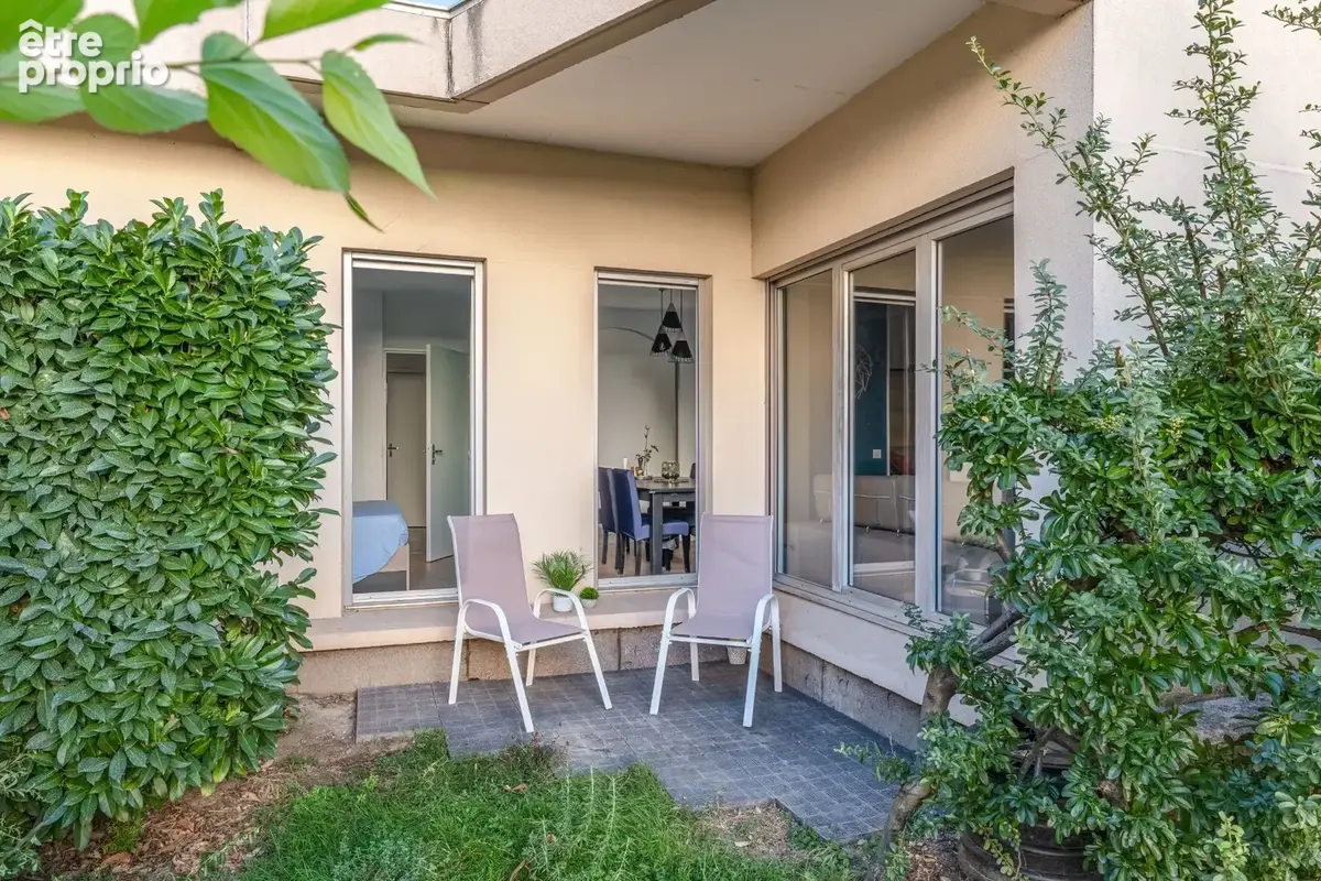 Appartement à vendre 4 pièces LYON 8EME ARRONDISSEMENT (69) Monplaisir-Lumière Parking Jardin - photo 2