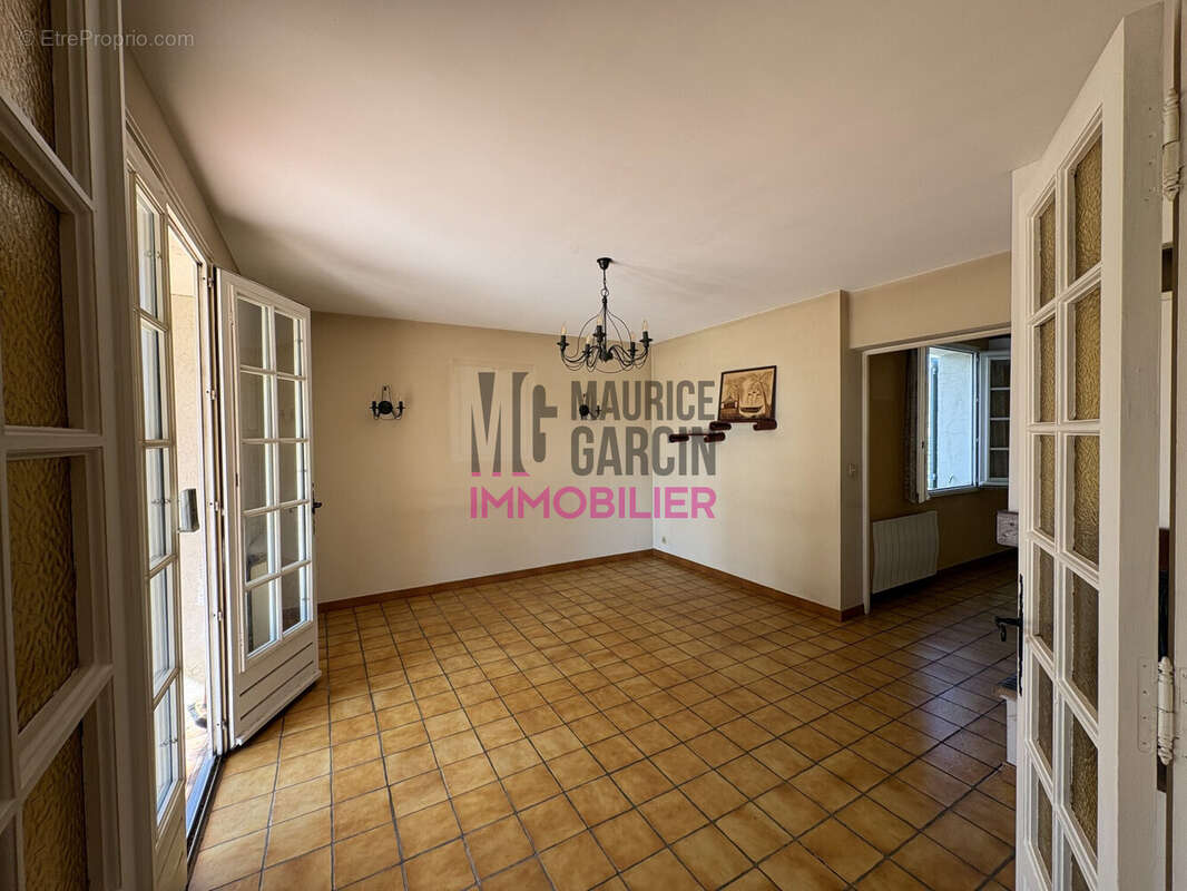 Maison à MORIERES-LES-AVIGNON