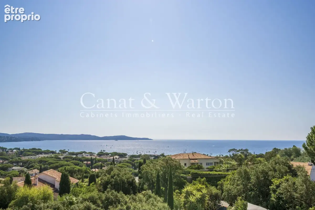 Proche de la plage avec une vue panoramique: villa rénovée à cavalaire avec piscine - photo 1