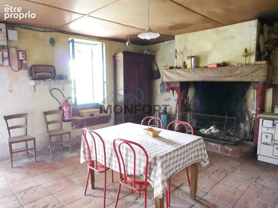 Ferme en pierre à rénover   dépendances, 1,5 ha de terrain et vue panoramique   idéal gîtes ou chambres d’hôte - photo 6