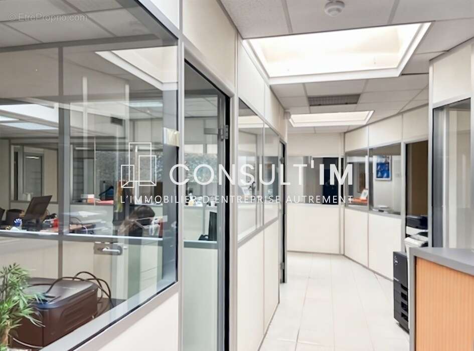 Commerce à SAINT-CLOUD