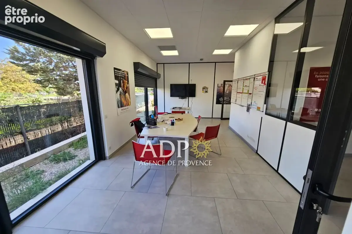 Commerce 125 m² à vendre à Callian (83440) - photo 6