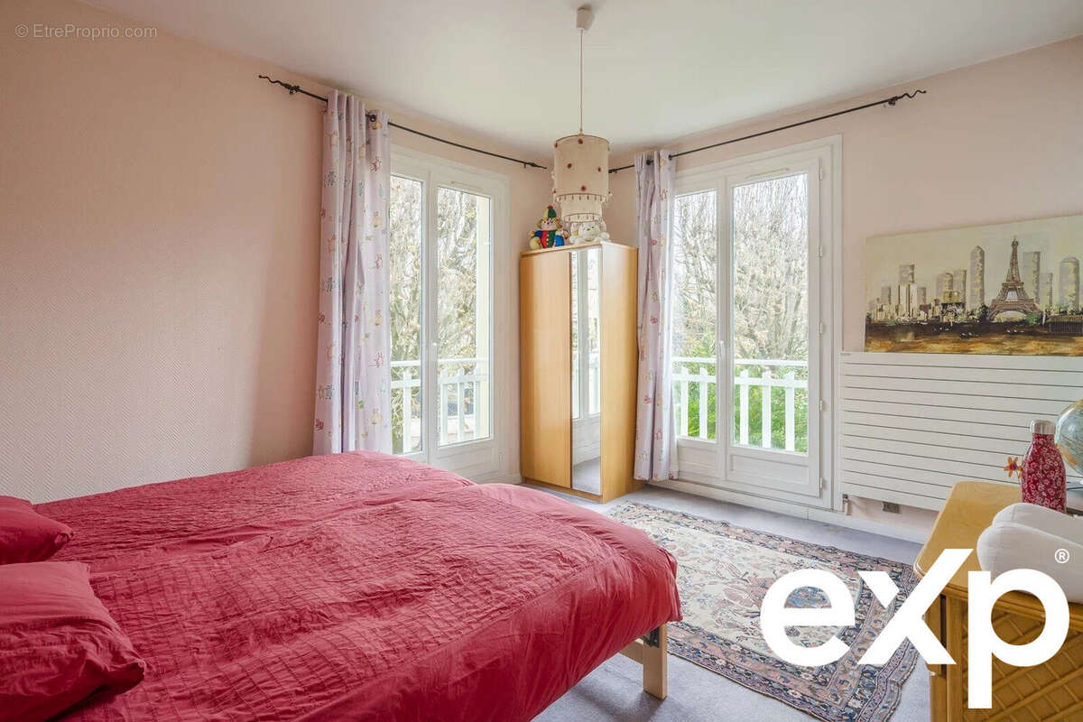 Maison à SAINT-MAUR-DES-FOSSES