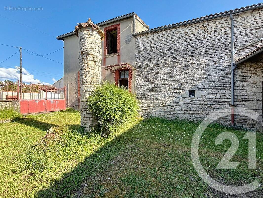 Maison à MAINE-DE-BOIXE