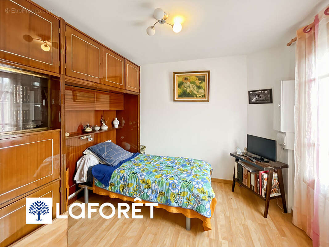 Maison à SAINTE-GENEVIEVE-DES-BOIS