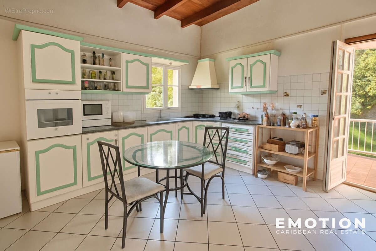 Maison à POINTE-NOIRE